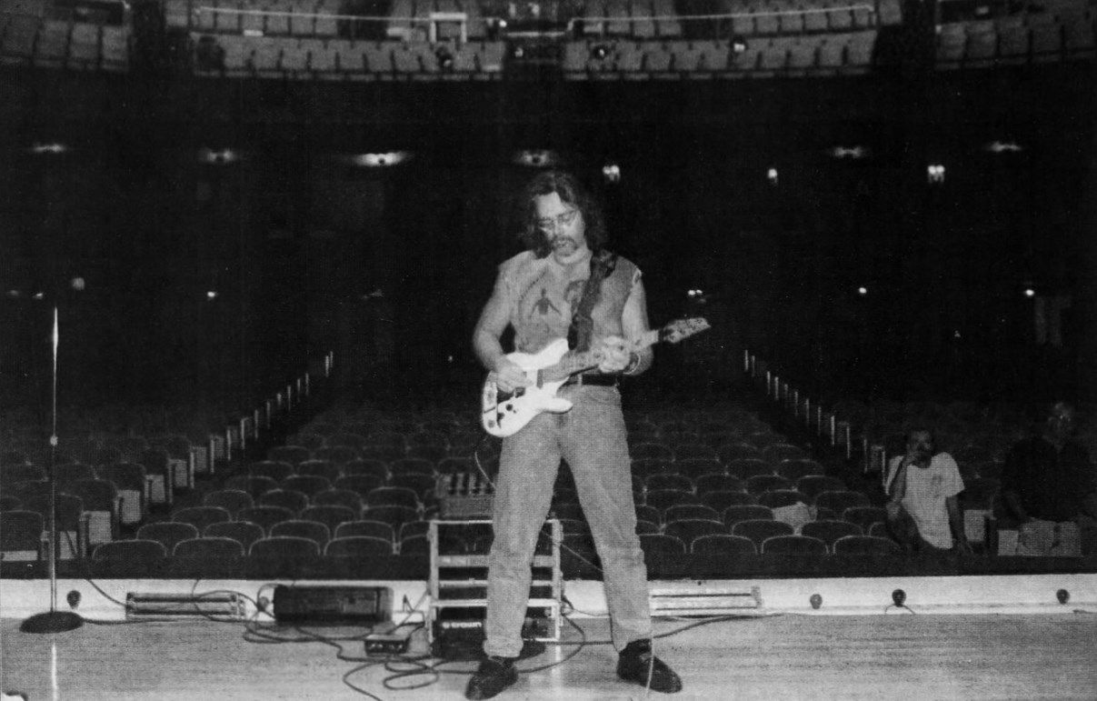 Guitarist Steve Hunter